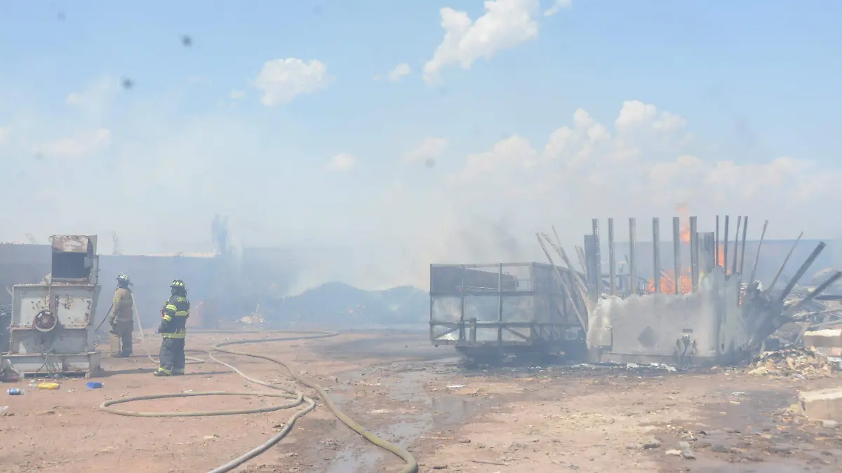 INCENDIO EN RECICLADORA DE GRASAS (17)